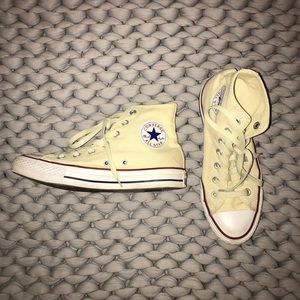 Cream Converse